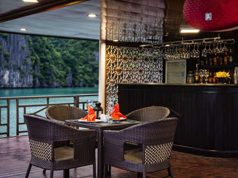 Ha Long Bay: 2-Day Tour with La Pandora Boutique Cruise - Day 2: Sunrise views and Dark & Bright Cave by local rowing boats