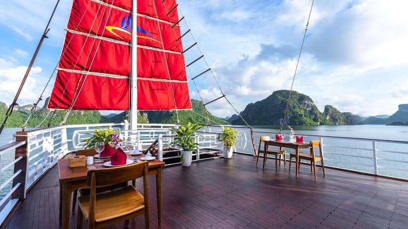 Ha Long Bay - Bai Tu Long Bay Luxury Boat Tour & Transfer - Bai Tu Long Bay, not just the usual Ha Long routine