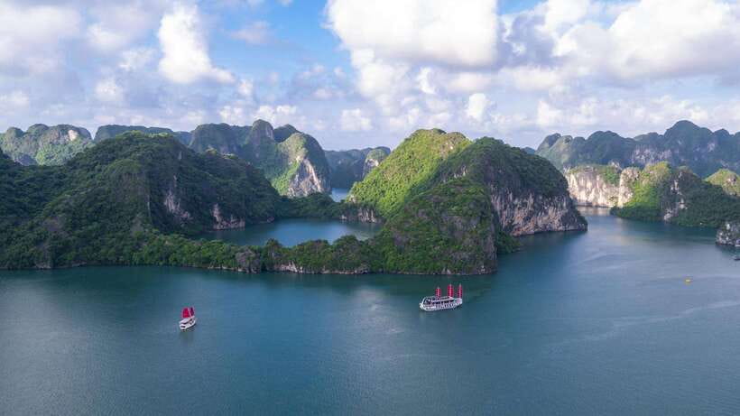 Ha Long Bay - Bai Tu Long Bay Luxury Boat Tour & Transfer - Ti Top Island: climb for the view, then actually relax
