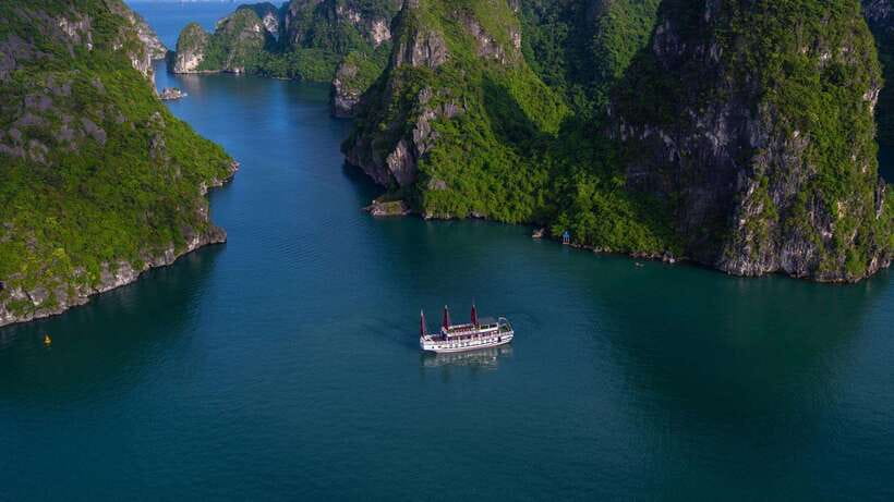 Ha Long Bay - Bai Tu Long Bay Luxury Boat Tour & Transfer - Price and value: where the $155 actually goes
