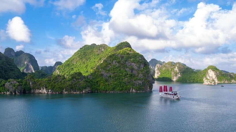 Ha Long Bay - Bai Tu Long Bay Luxury Boat Tour & Transfer - The Hanoi to port transfer: start early, enjoy the day longer