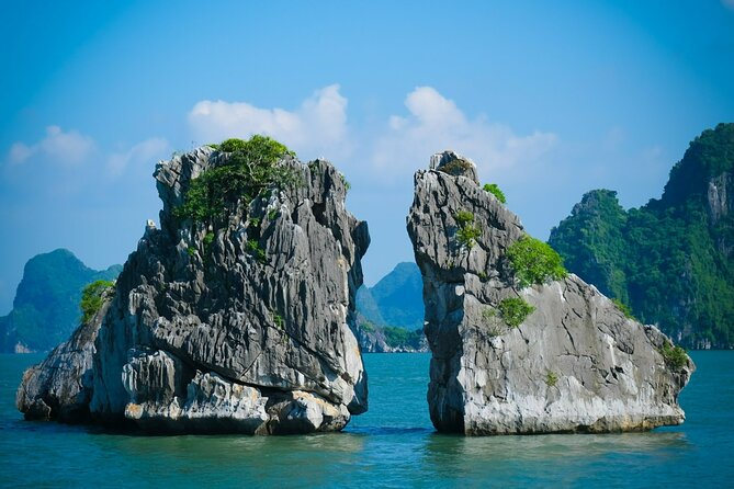 Ha Long Bay Cruise Day Tour-Cave, Kayaking,Ti top island & Lunch - Luon Cave: kayaking or bamboo boating for real water views