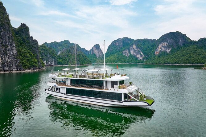 Ha Long Bay Luxury Day Cruise with Buffet Lunch, Caves & Kayaking - A 12-hour Ha Long Bay day that stays in your control