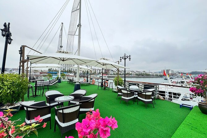 Ha Long Bay Luxury Day Cruise with Buffet Lunch, Caves & Kayaking - Hang Luon Cave: kayaking vs bamboo boat vs relaxing onboard