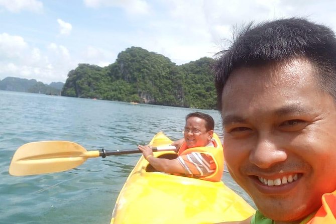 Ha Long Bay Six Hours Trip Kayaking & Swimming on Beach - Group size and boat comfort, especially on quieter days