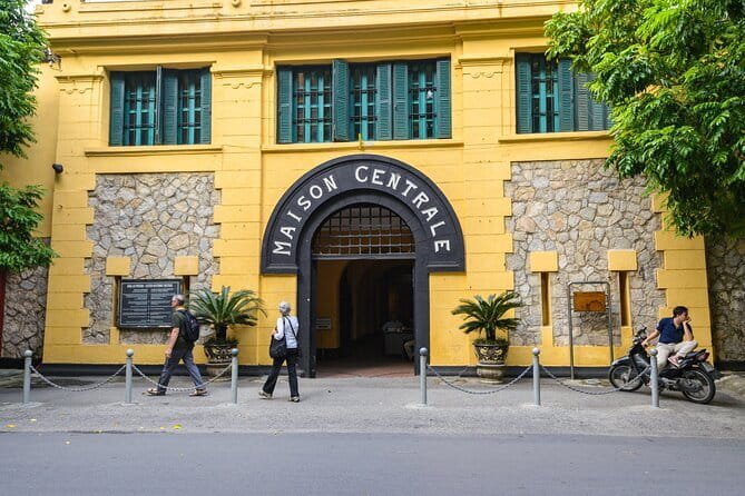 Ha Noi City Day Tour - Lunch at a local restaurant, and why it matters mid-tour