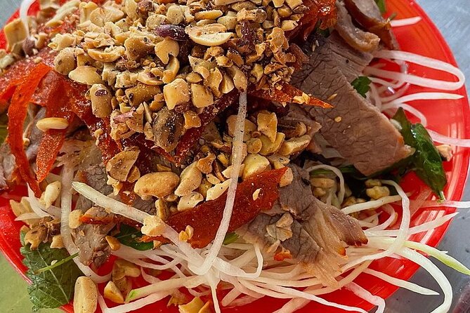 Ha Noi Walking Food Tour, Non Vegetarian,Vegan, vegetarian Option - Hoan Kiem Walking Street and the Start of the Night Market Vibe