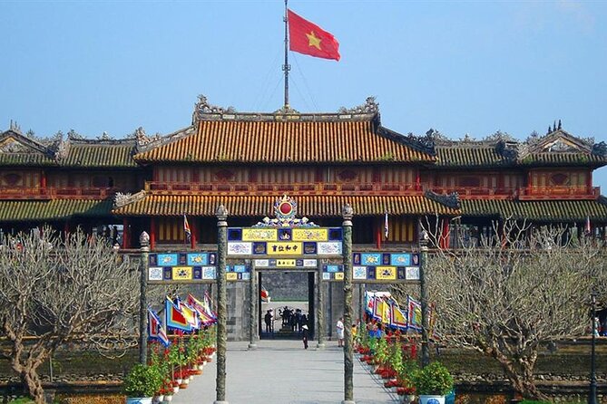 Hai Van Pass and Hue City Sites Deluxe Small Group Tour - Lap An Lagoon and Lang Co Beach: a fast stop with big scenery