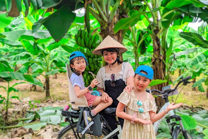 Half Day Ha Noi Tour by E-bike - Thanh Ha Market: a local-feeling stop that slows things down