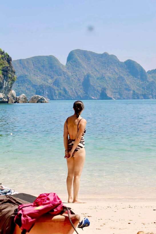 Half day Lan Ha Bay excursion ( 4 hours ): Kayaking, Snorkel - Cai Beo Floating Village Kayaking: Paddle Through Real Life on the Water