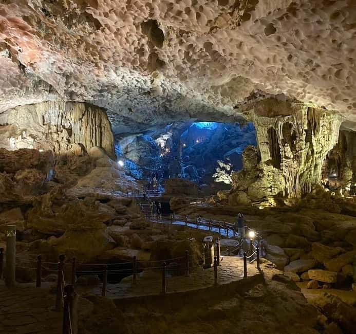 Halong 6 Hours Cruise: Kayak, Cave, Lunch, Beach & Island - Sung Sot Cave: The Majestic Grotto Stop