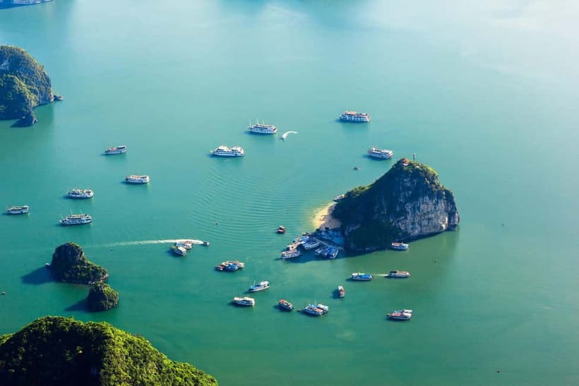 Halong 6 Hours Cruise: Kayak, Cave, Lunch, Beach & Island - Luon Cave by Kayak or Bamboo Boat
