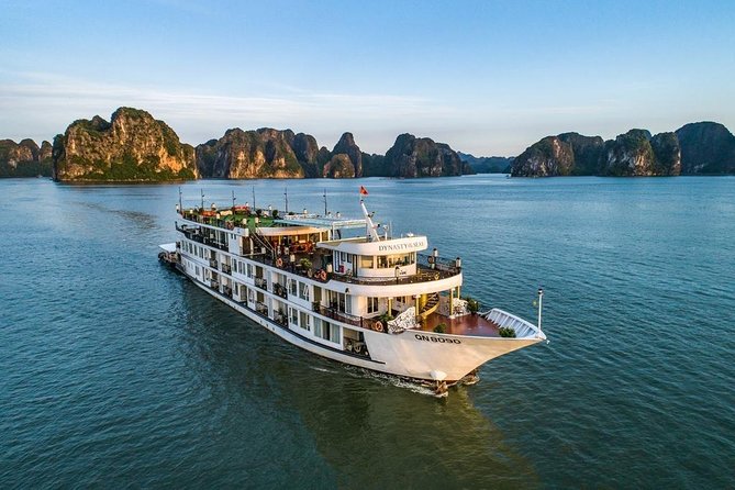 Halong Bay 2 Days 1 Night Cruise - Who runs the show onboard, and what good service feels like