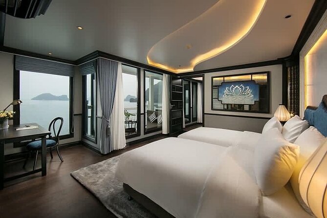 Halong Bay 2D1N Cruise Tour, Full Meals, Caves, Kayak &Transfer - Full meals, tea and bottled water: how the food fits the flow