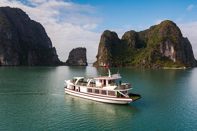 Halong Bay Cruise - Day Tours - Cave visits and Ti Top island, the highlights with the trade-offs