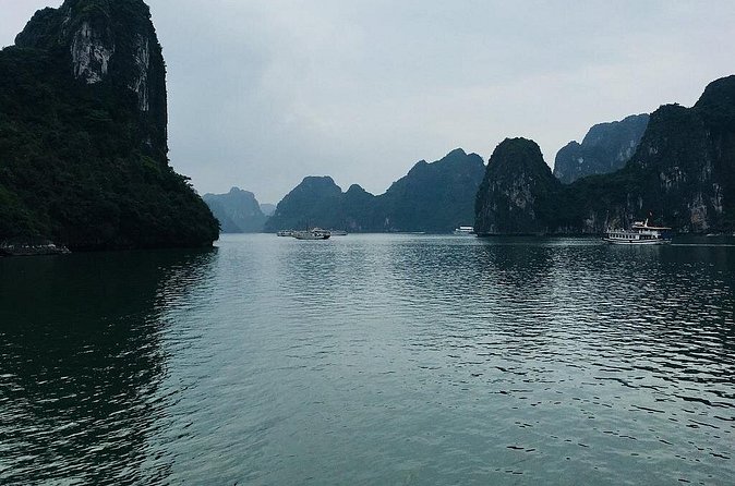 Halong Bay Cruise Tour from Hanoi with Kayak Adventure - Thien Cung Cave: the most memorable stop for many people