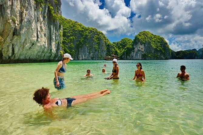 Halong Bay Day Trip 6hour: Buffet Lunch,Limousine bus,small group - The guide touch, and why it can change your day
