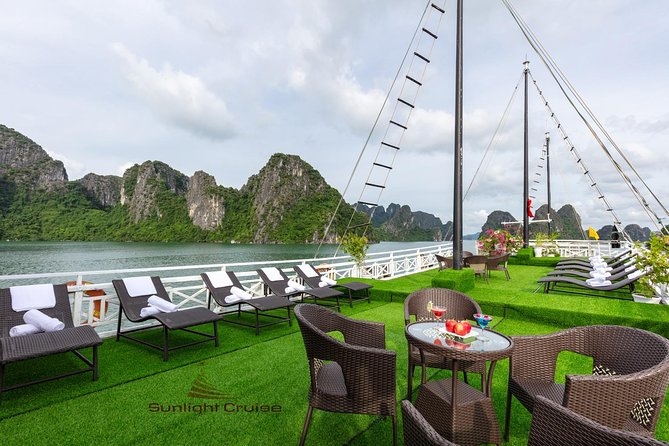 Halong bay deluxe cruise 2 days/ 1 night: kayaking, titop island, surprise cave - Day 2: Sunrise at 6:00, Breakfast, and a Smooth Finish