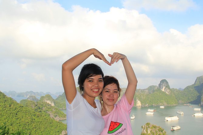 Halong bay Full Day Cruise trip: kayaking, surprise cave, titop island, lunch - Pickup and the pace between Hanoi and Halong Bay