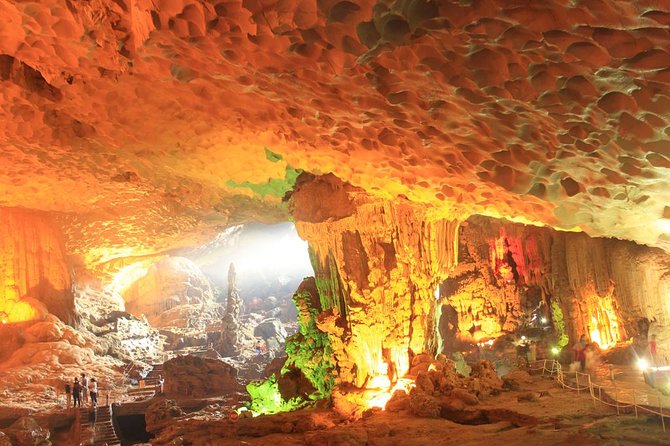 Halong bay Full Day Cruise trip: kayaking, surprise cave, titop island, lunch - Guide quality and the small group advantage