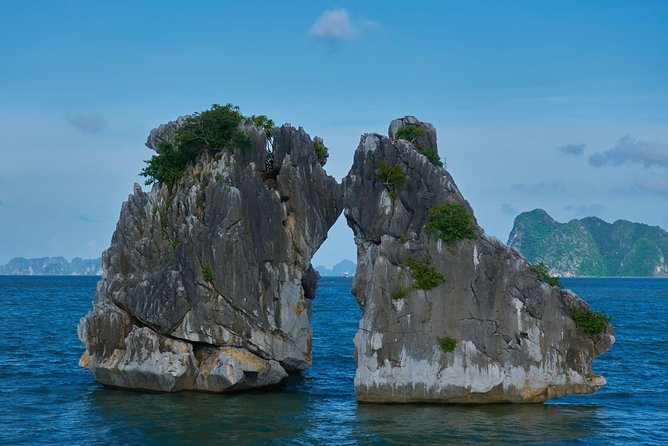 Halong Bay Full Day With Cave, Kayaking And Swimming - Highway Transfer - Hang Luon Cave: kayak or bamboo boat paddle time