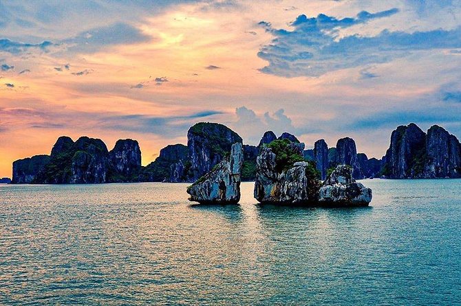 Halong Bay Full Day with Kayaking, Hiking viewpoint, Cave - Deluxe To Luxury - The Tuan Chau start: getting onto the water without fuss
