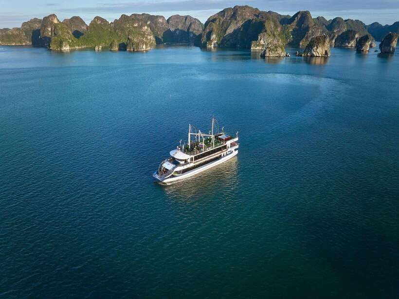 Halong Bay Luxury Cruise: Kayak&Swim,Cave, Party BEST SELLER - The day’s timeline, and why it feels tight for some people