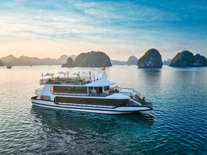 Halong Bay: Luxury Day Cruise with Buffet, Kayak, Swim - Surprising Cave: stalactites, stalagmites, and the best way to see them