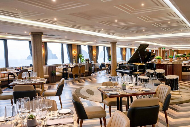 Halong Bay Luxury Dinner Cruise - Ambassador - The dinner: Asian-European flavors in a tight 3-hour window