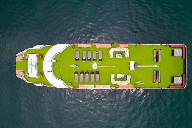 Halong Heritage Luxury Day Cruise-Buffet lunch&Limousine transfer - Sung Sot Cave: a big first stop with real stairs