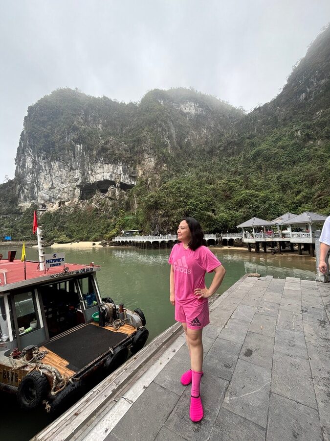 Halong Heritage Luxury Day Cruise-Buffet lunch&Limousine transfer - Luon Cave by kayak or bamboo boat, plus how to choose