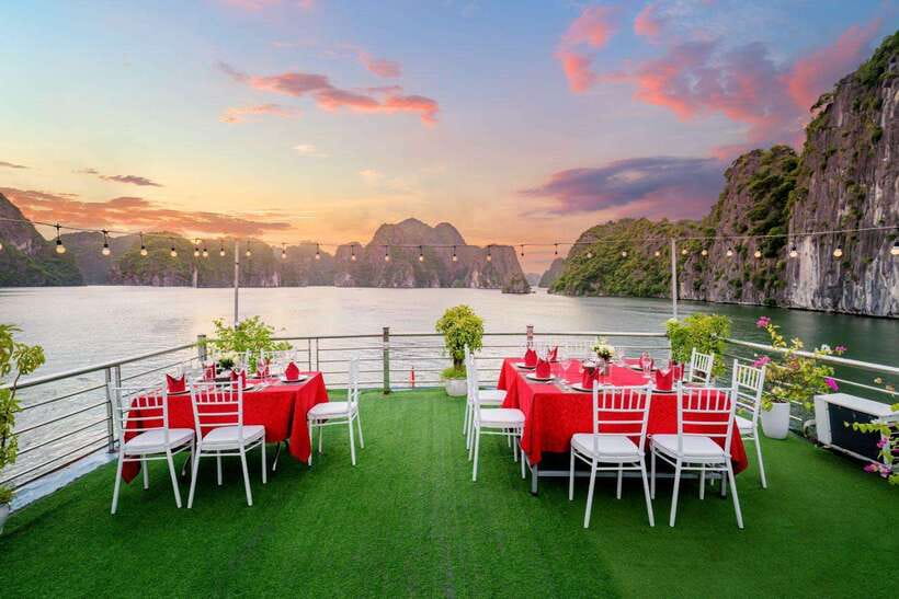 Hanoi: 2-Day Ha Long and Lan Ha Bay Cruise with Kayaking - Why Ha Long and Lan Ha feel different on this kind of cruise