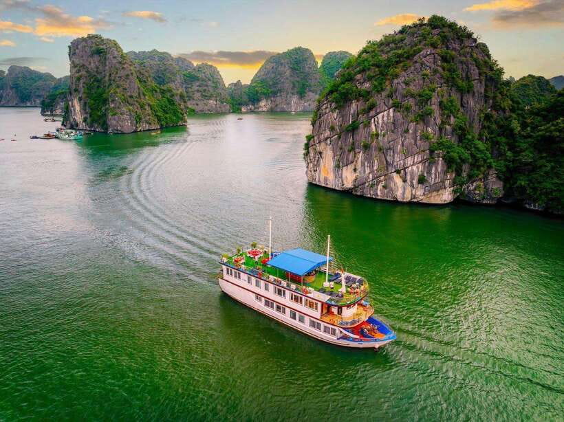 Hanoi: 2-Day Ha Long and Lan Ha Bay Cruise with Kayaking - Hanoi to Beo Harbor: how the first half-day sets the tone