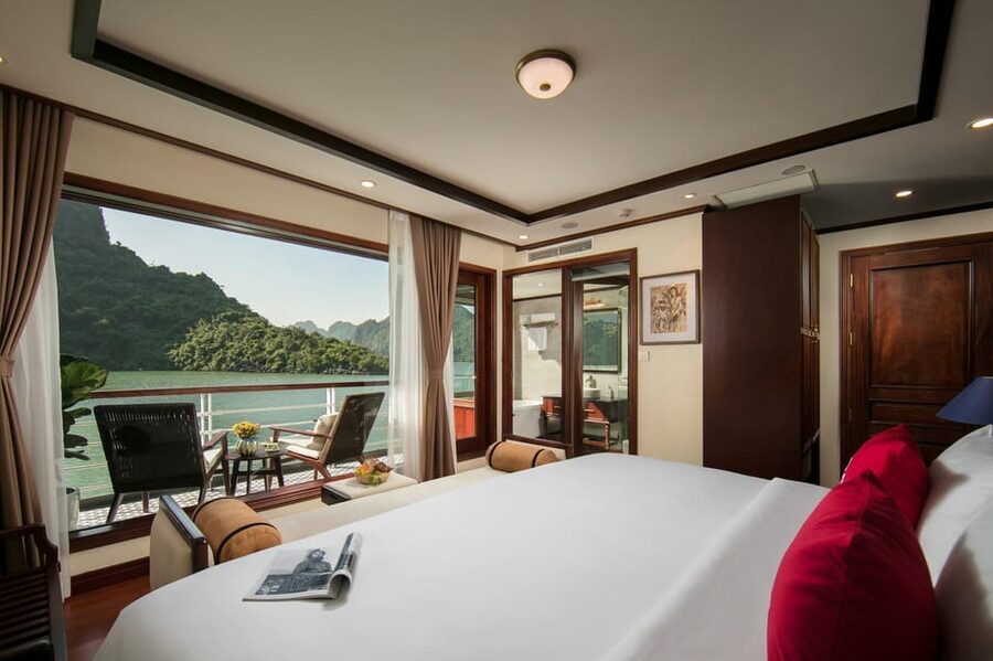 Hanoi: 2-Day Lan Ha & Halong Bay 5 Stars Cruise with Balcony - Getting to Tuan Chau and reaching the ship, with fewer surprises than you’d expect