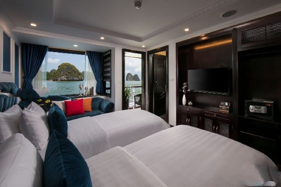 Hanoi: 3-Day Ha Long/Lan Ha Bay Cruise with Private Balcony - Food and drinks: seafood set menu, vegetarian option, and onboard variety