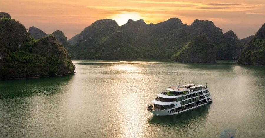 Hanoi: 3-Day Ha Long/Lan Ha Bay Cruise with Private Balcony - Hanoi to Tuan Chau: limo pickup and speedboat transfer
