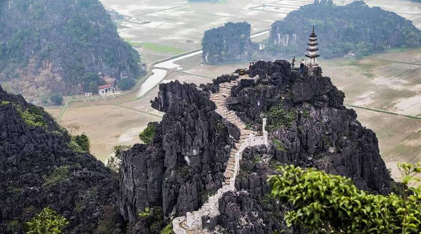 Hanoi: 3-Day Ninh Binh, Ha Long, & Lan Ha Bay Luxury Cruise - Luxury cruise day: Dark and Bright Cave, sunset tea, and a deck schedule