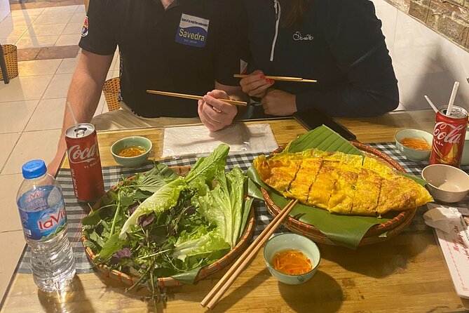 Hanoi: 7 Tasting Street Food Walking Tour and Train Street - The 7 tastings plan: what you actually get to eat