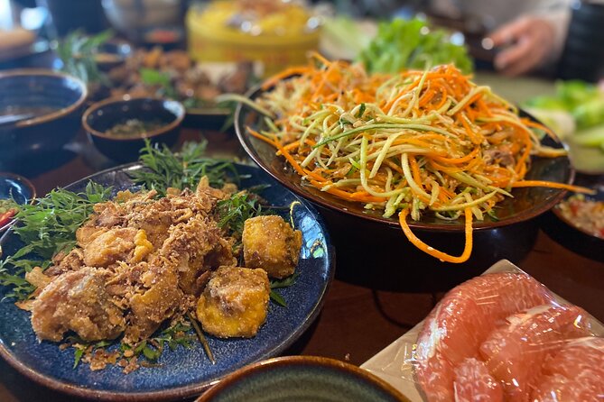 Hanoi: 7 Tasting Street Food Walking Tour and Train Street - Group size, timing, and what the tour feels like in motion