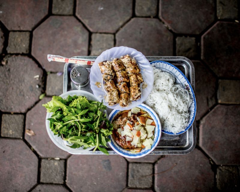 Hanoi: 7 Tastings Street Food Tour with Train Street - Old Quarter night walks with real food wayfinding