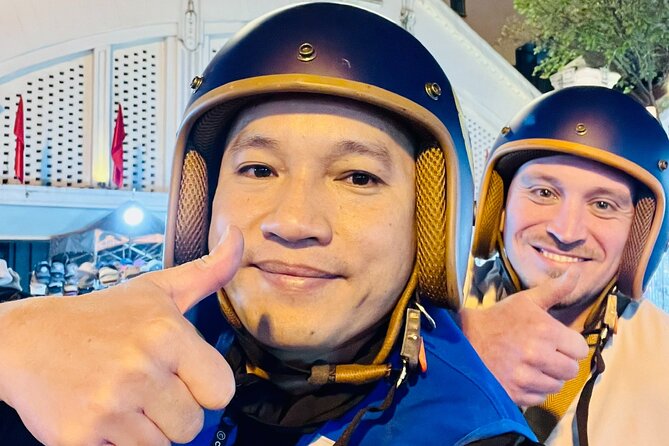 Hanoi After Dark Vespa Tour (4 hours): Street Food & Night Vibes - Hồ Trúc Bạch and the phở variety stop