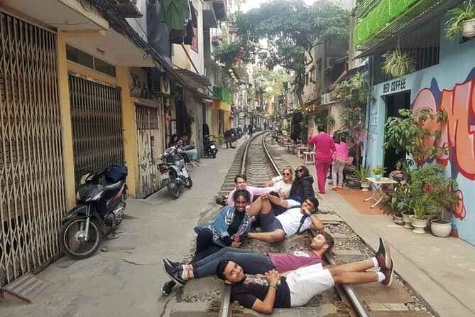 Hanoi All-In-One Tour: Highlights & Train Street & Culture & Fun - Dien Huu Pagoda: a quieter local worship stop