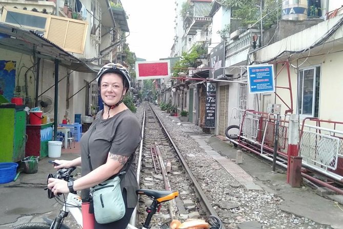 Hanoi: Amazing Morning with Bicycle - All Inclusive - Egg coffee at BCfamilytour.com: a short sweet stop