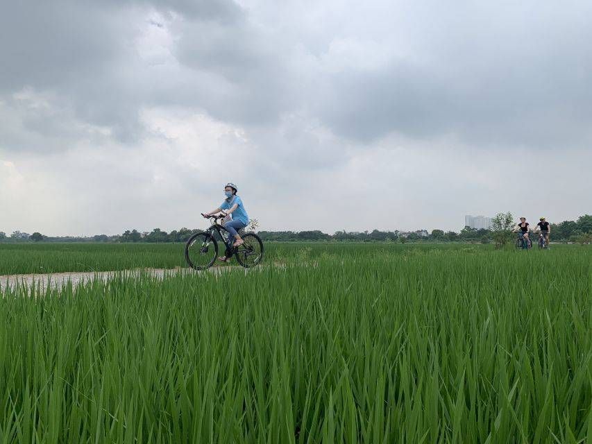 Hanoi: Bike Tour Through Hidden Gems and Banana Island - Ho Chi Minh Mausoleum Area: Respectful Stops in the Middle of Real Hanoi