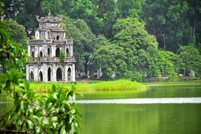 Hanoi City Half-Day Private Tour: Train Street And All Highlights - Dong Xuan Market and Long Bien Bridge: Local Texture Without a Shopping Marathon