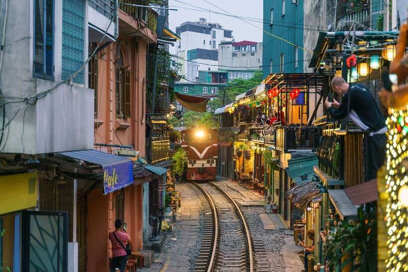 Hanoi: City Highlights Tour with Train Street & Hidden Gems - Ho Chi Minh Mausoleum and One Pillar Pagoda: What You’re Really Seeing