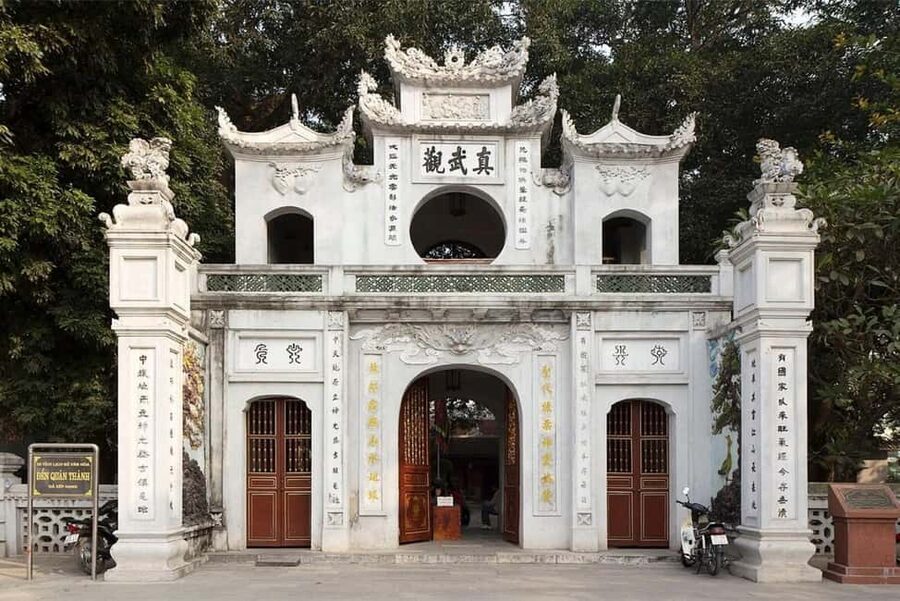 Hanoi City Highlights Walking Tour – Landmarks & History - Private Tour Route: Quan Thanh, the Mausoleum, Museums, and Hoa Lo