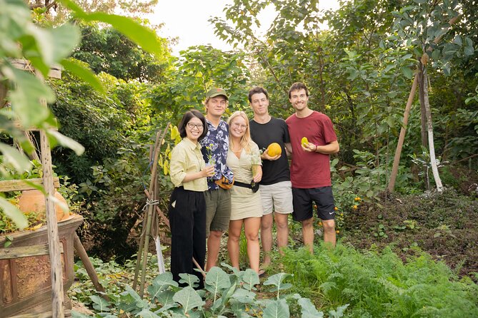 Hanoi Cooking Class in a Haven of Tranquility - Thom culinary - From cyclo ride to Dong Xuan market, the shopping lesson starts fast