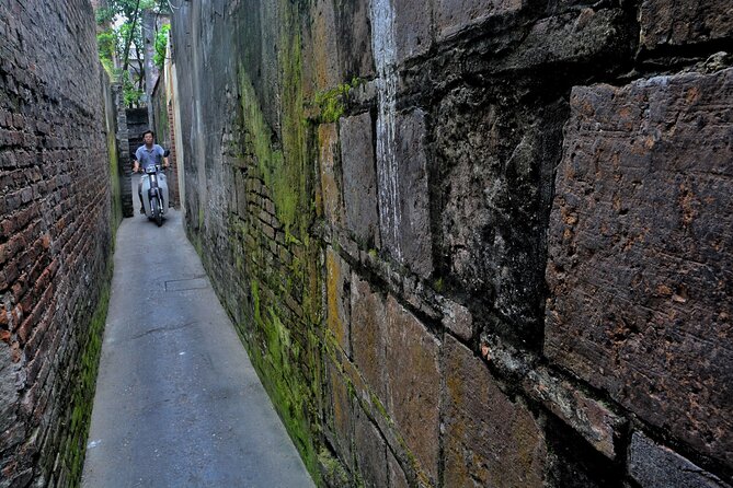 Hanoi Countryside Motorbike Tour: Red River Culture & Daily Life - Bat Trang Ceramics Village: craft that actually lives here