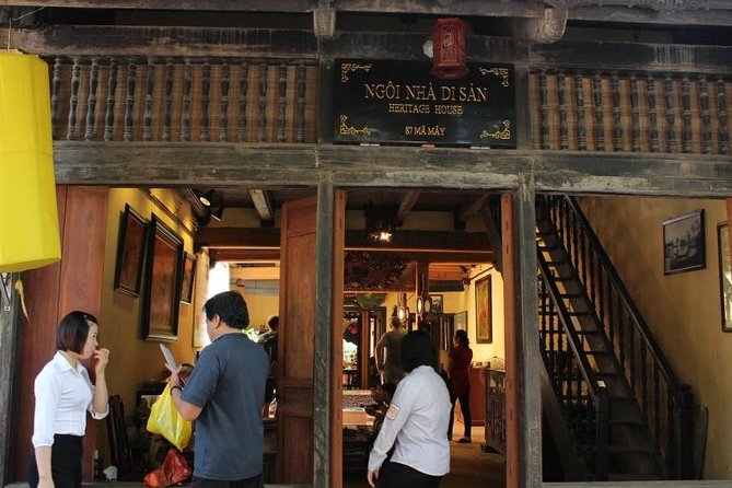 HANOI CULTURAL DISCOVERY TOUR ( "5 in 1" 4 hours - Special Package!) - A note on the guides, English help, and how to use it
